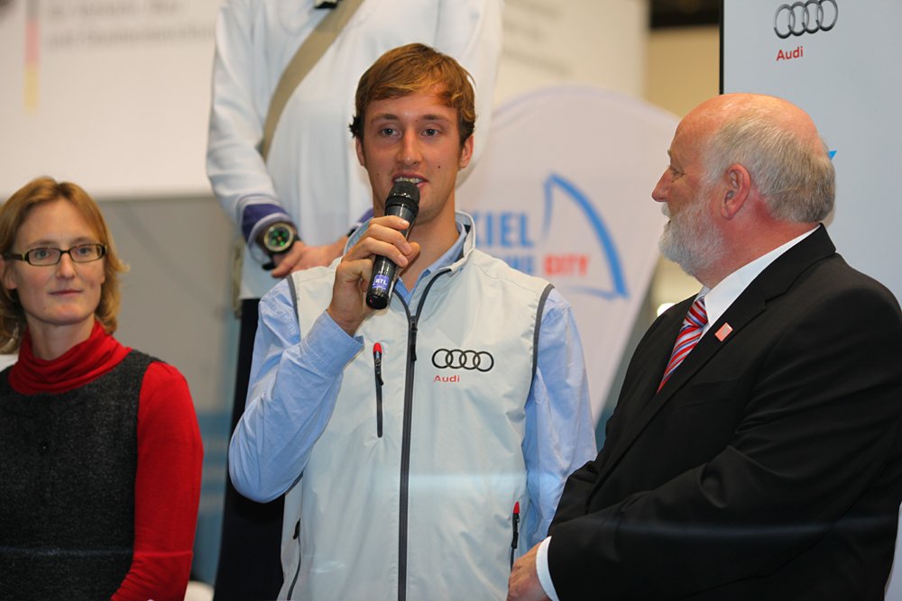 0038-Laser-Ass Simon Grotel&uuml;schen 2012