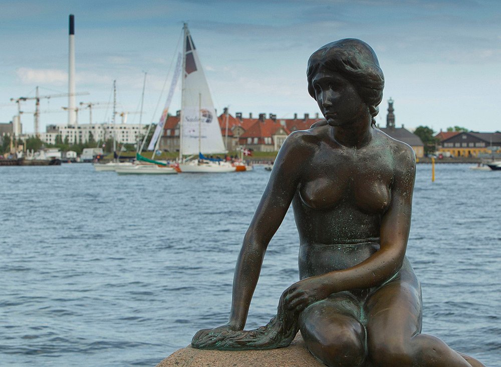 vorbei an Meerjungfrau in Kopenhagen